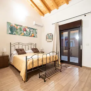 Bed & Breakfast Le Vie Del Centro, Aeroporto di Catania Fontana Rossa